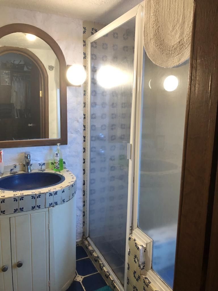 4 de 12: Baño con Cristal Templado 