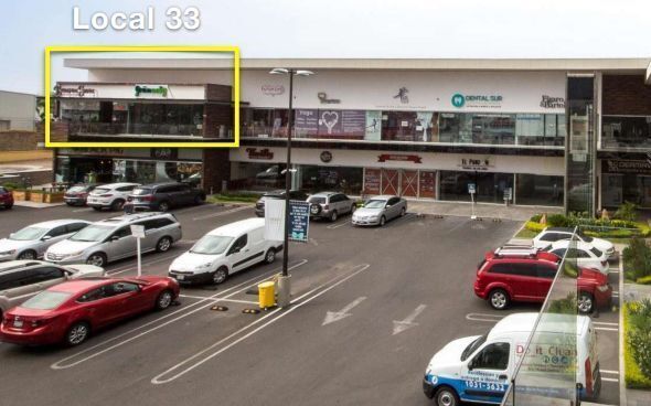 1 de 45: Plaza comercial