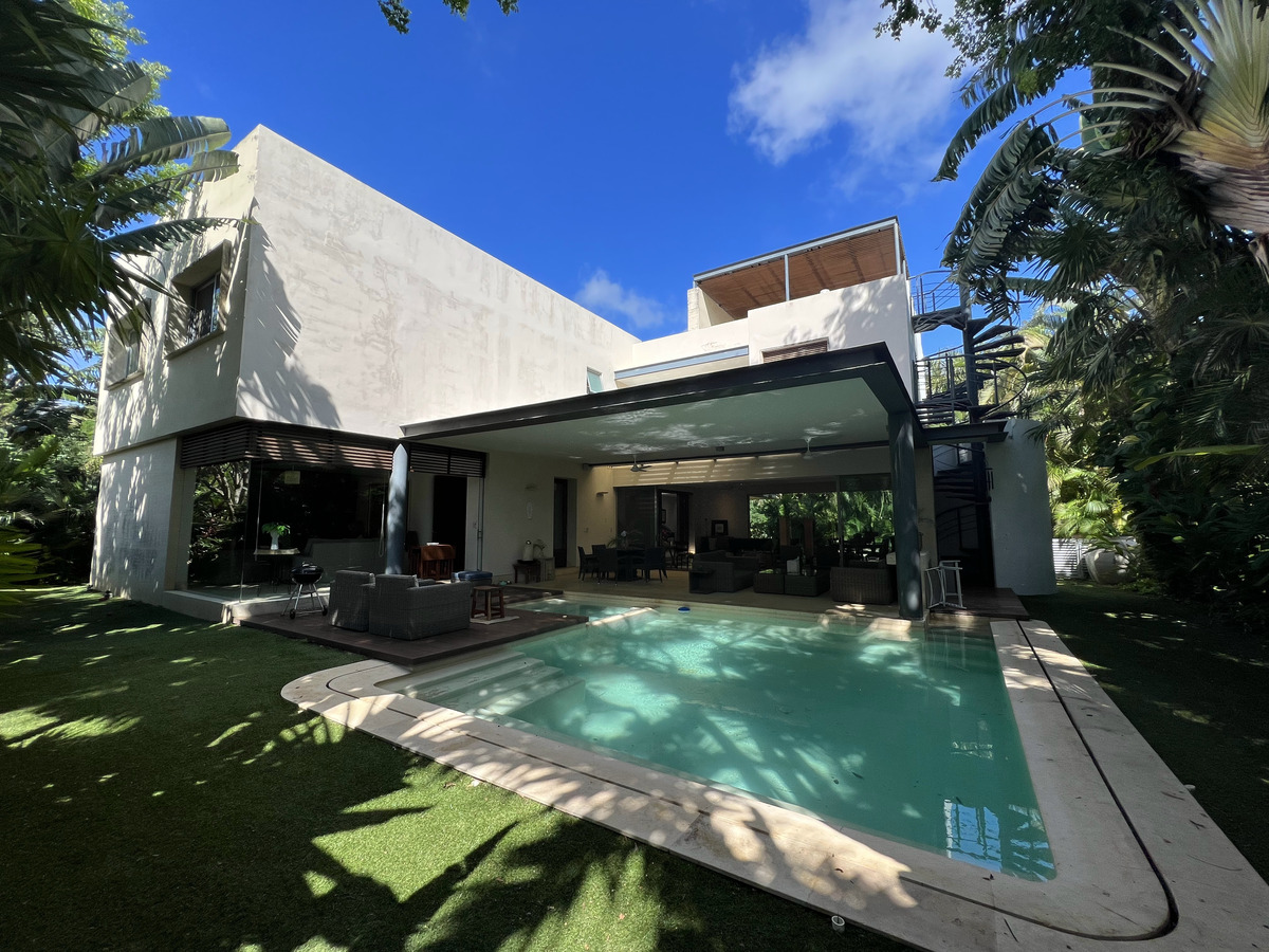 Exclusiva Residencia en venta en el Yucatán Country Club