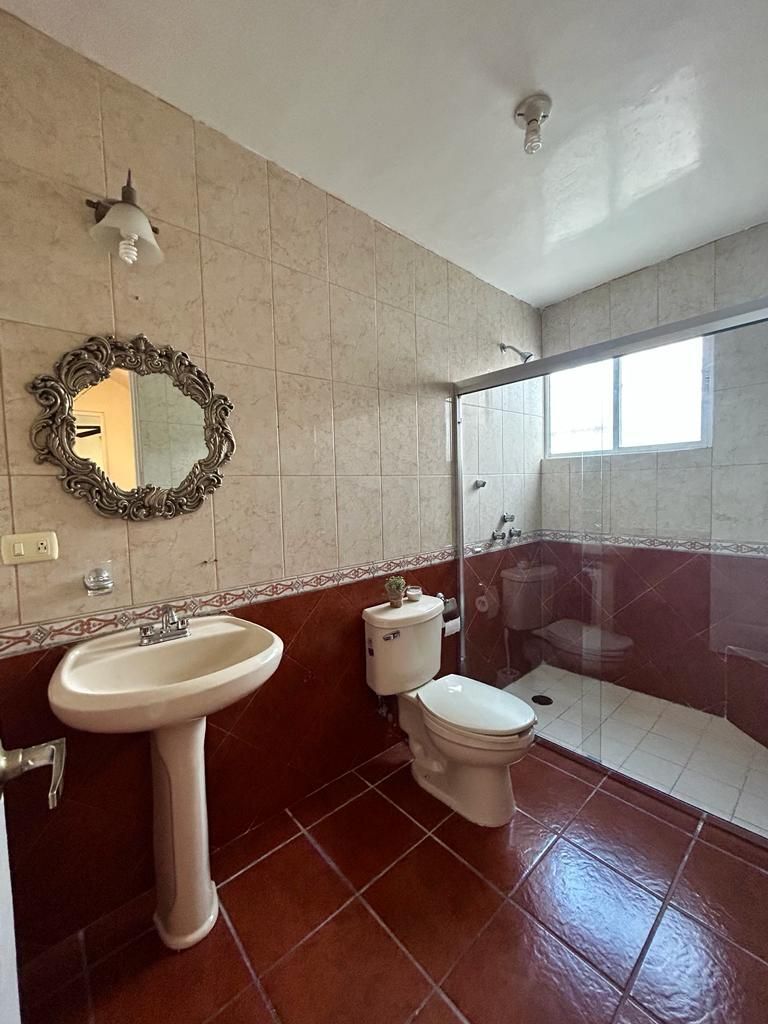 16 de 26: Baño  compartido recámara 2 y 3.