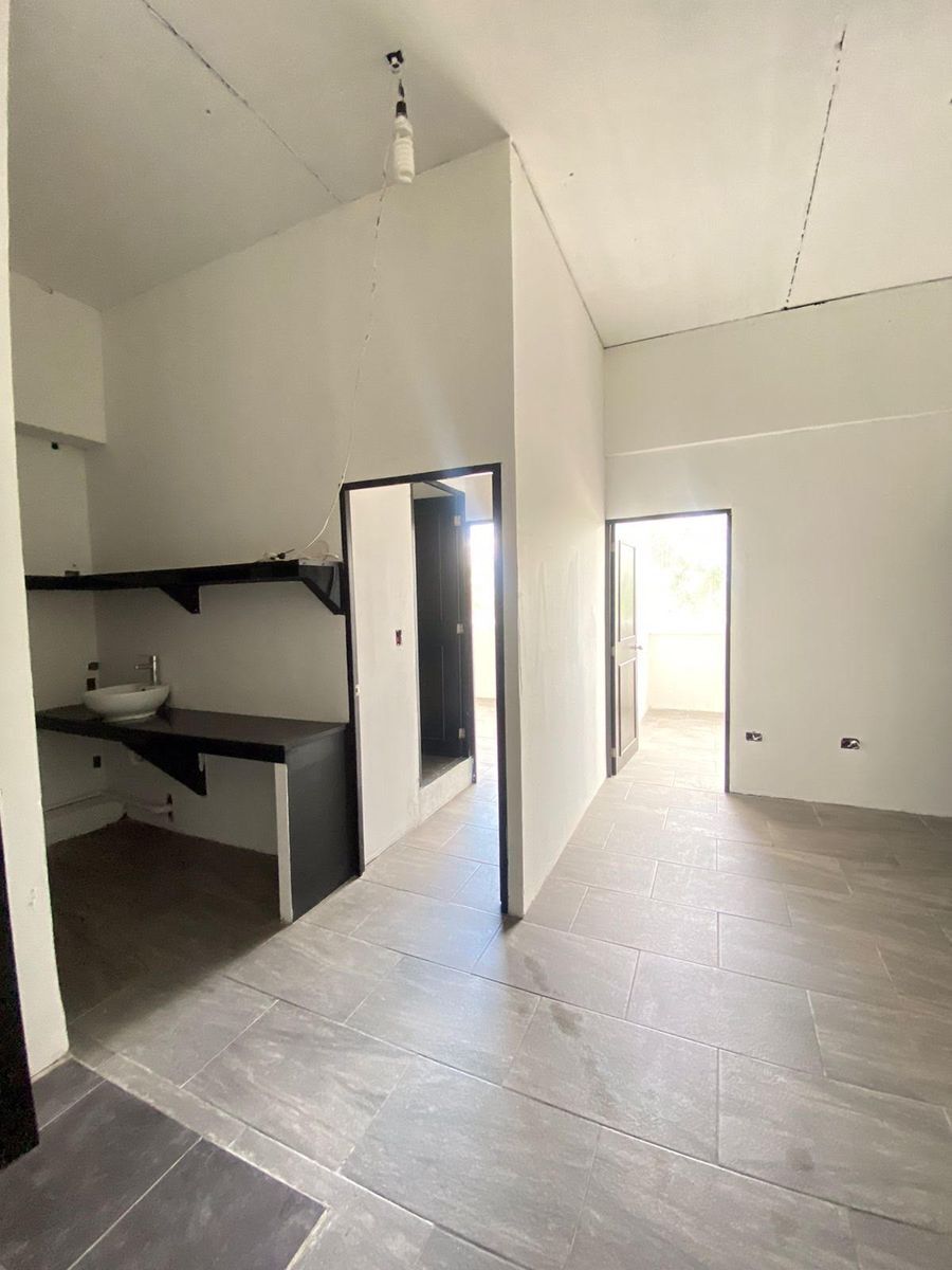 3 de 14: INTERIOR