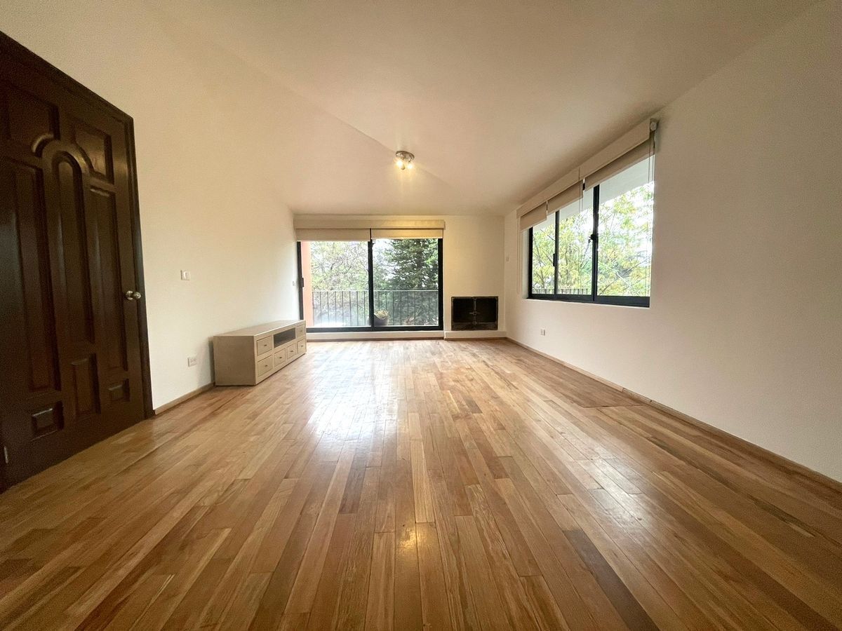 14 de 34: Recamara Principal con salida a Terraza