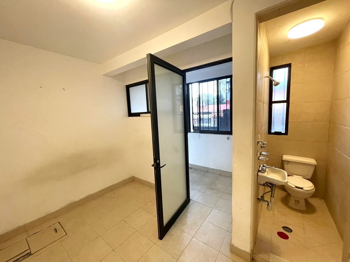 28 de 34: Cuarto de servicio