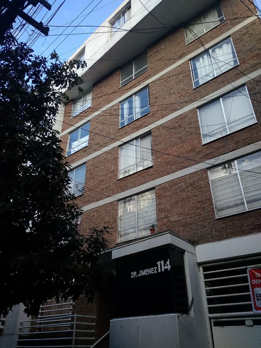 1 of 10: Fachada