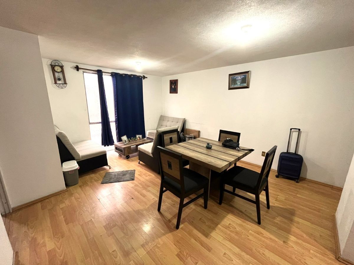 2 of 10: Sala/Comedor