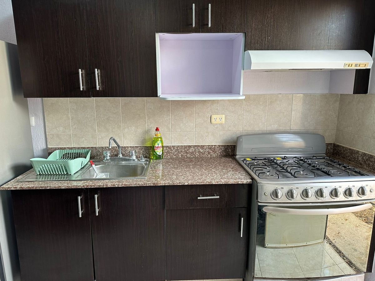 5 of 14: COCINA EQUIPADA 