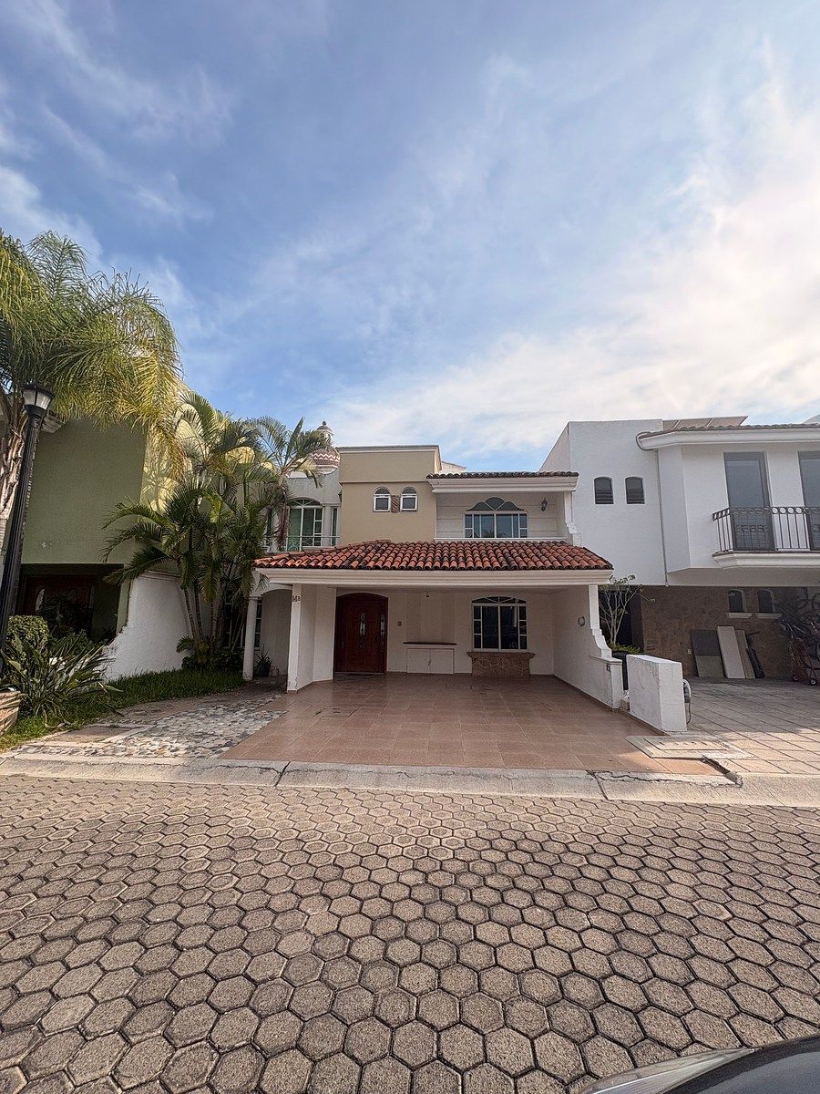 Spacious, excellent location!!, photo 1 of 29