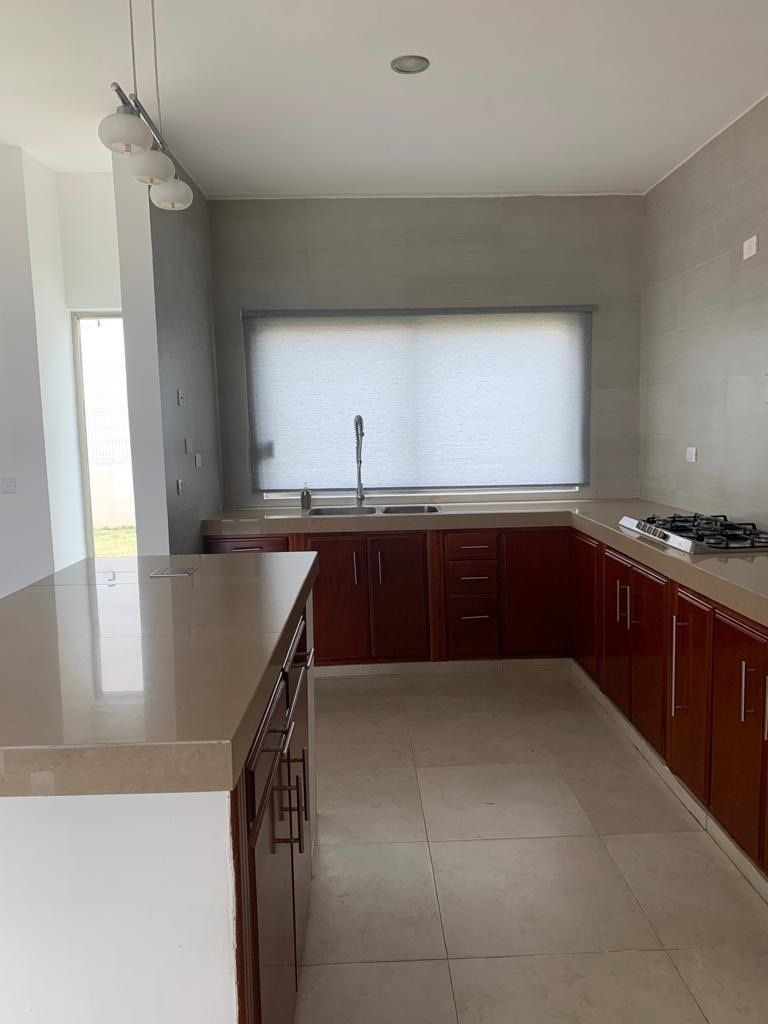 5 of 17: COCINA CON ISLA 