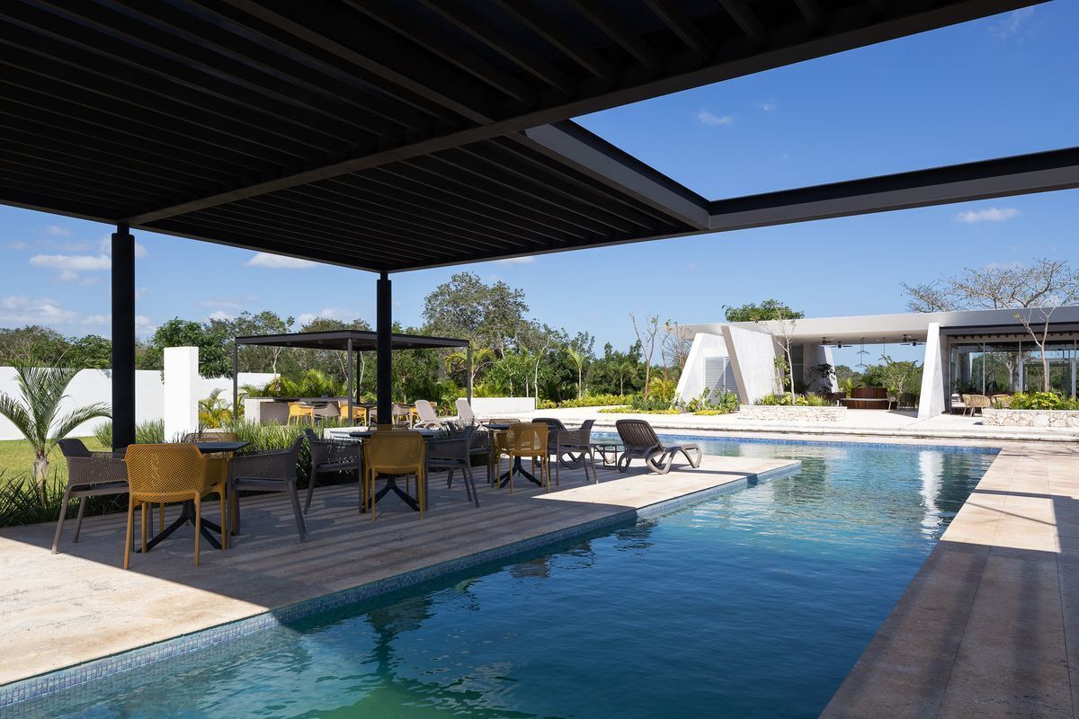 4 de 13: Carril de nado