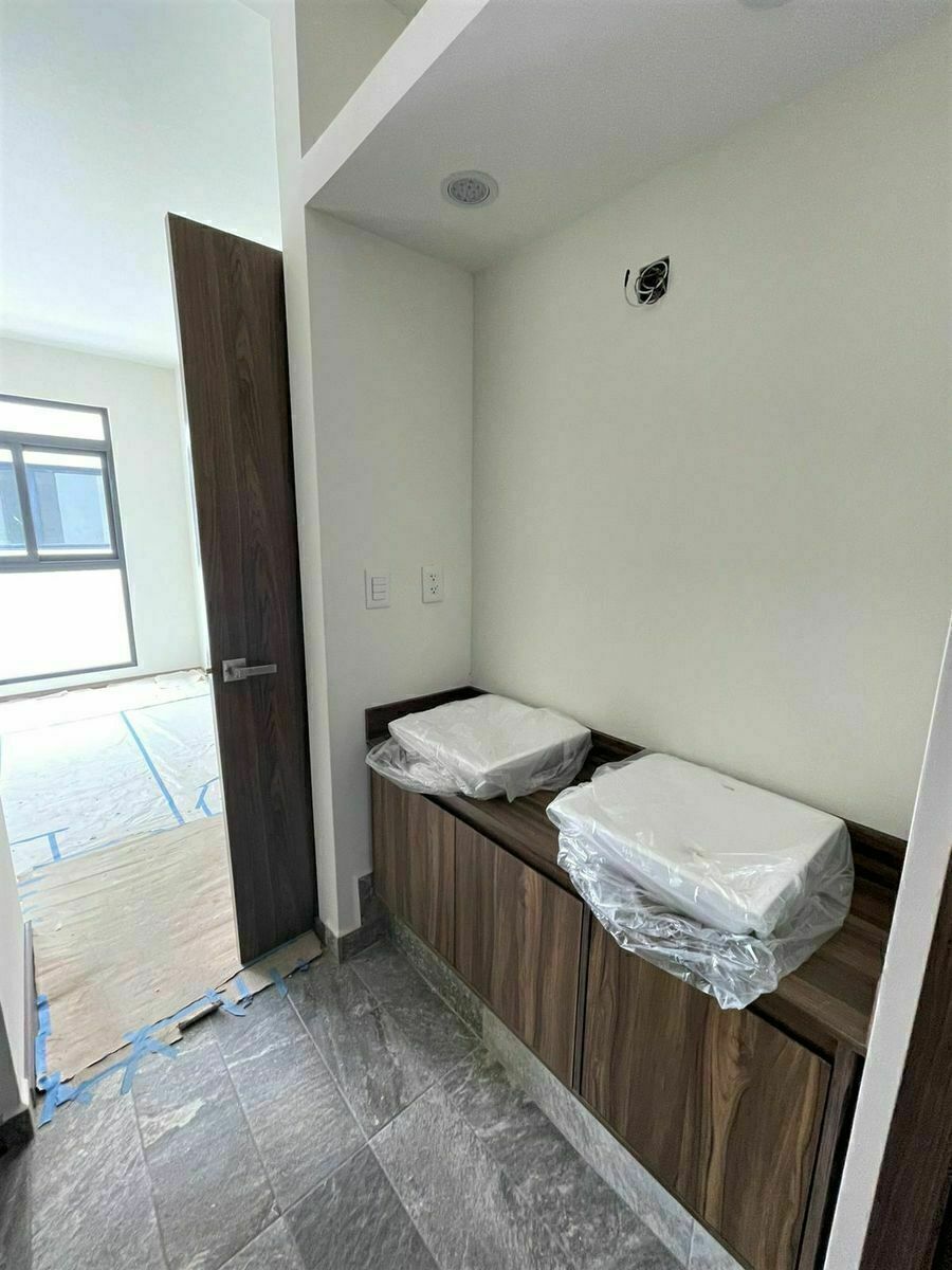 10 de 13: Baño con finos acabados. 
