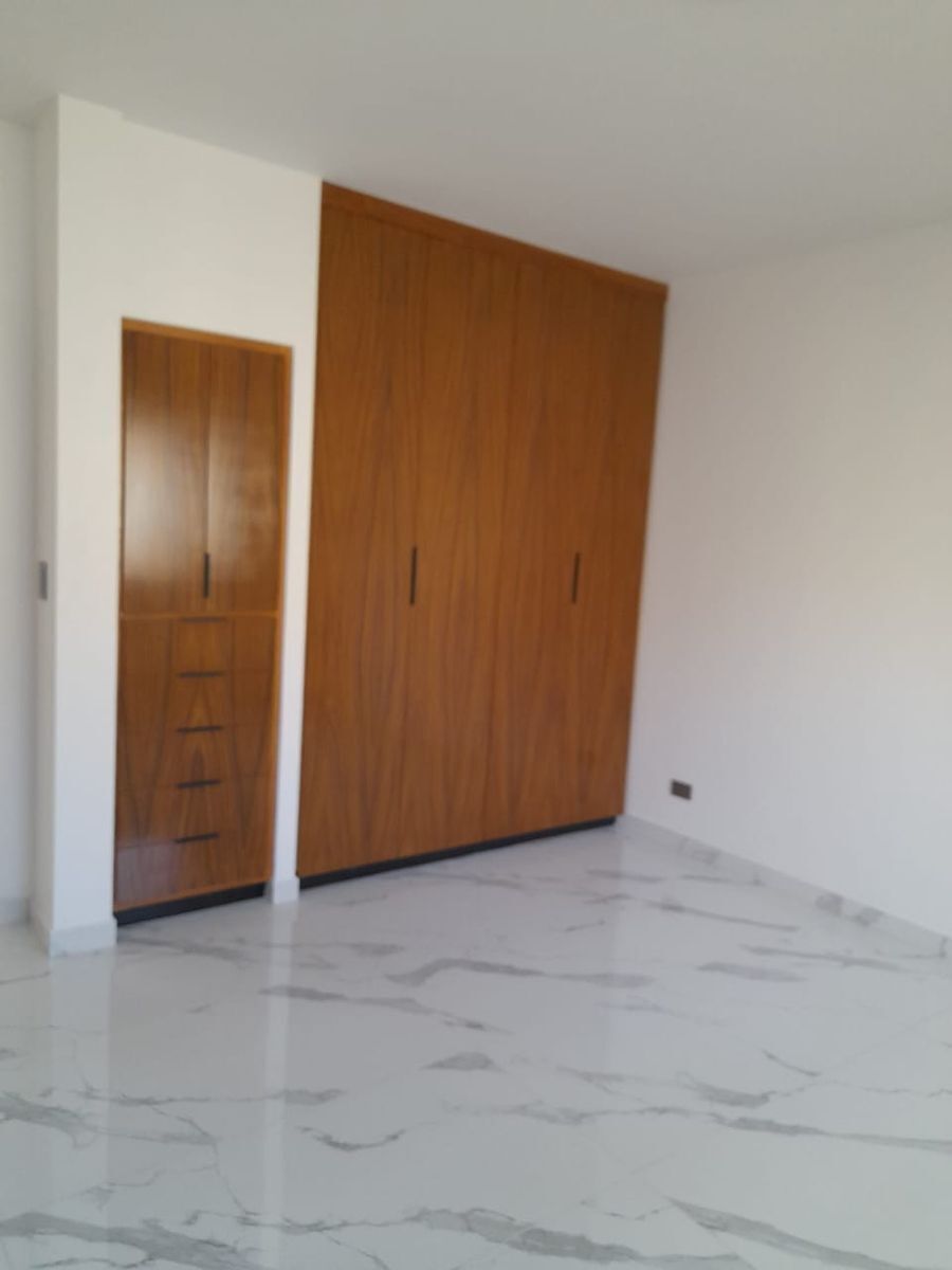 10 de 15:  RECAMARA 2 CLOSET