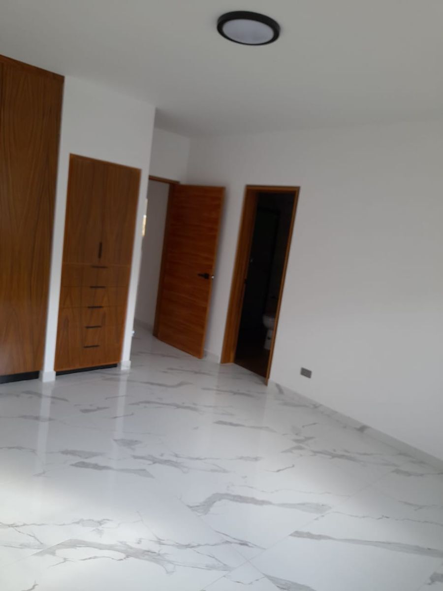 14 de 15: RECAMARA PRINCIPAL CON BAÑO