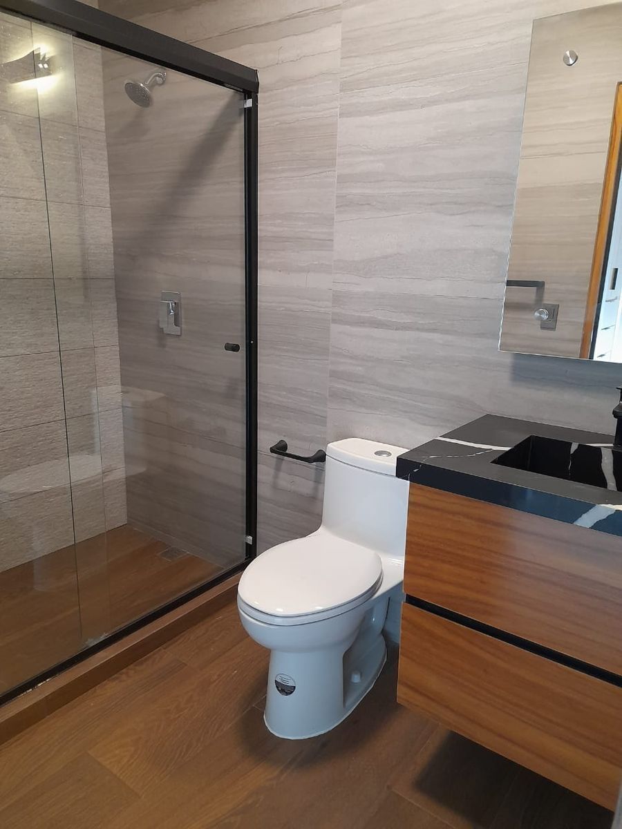 15 de 15: BAÑO REC. PRINCIPAL