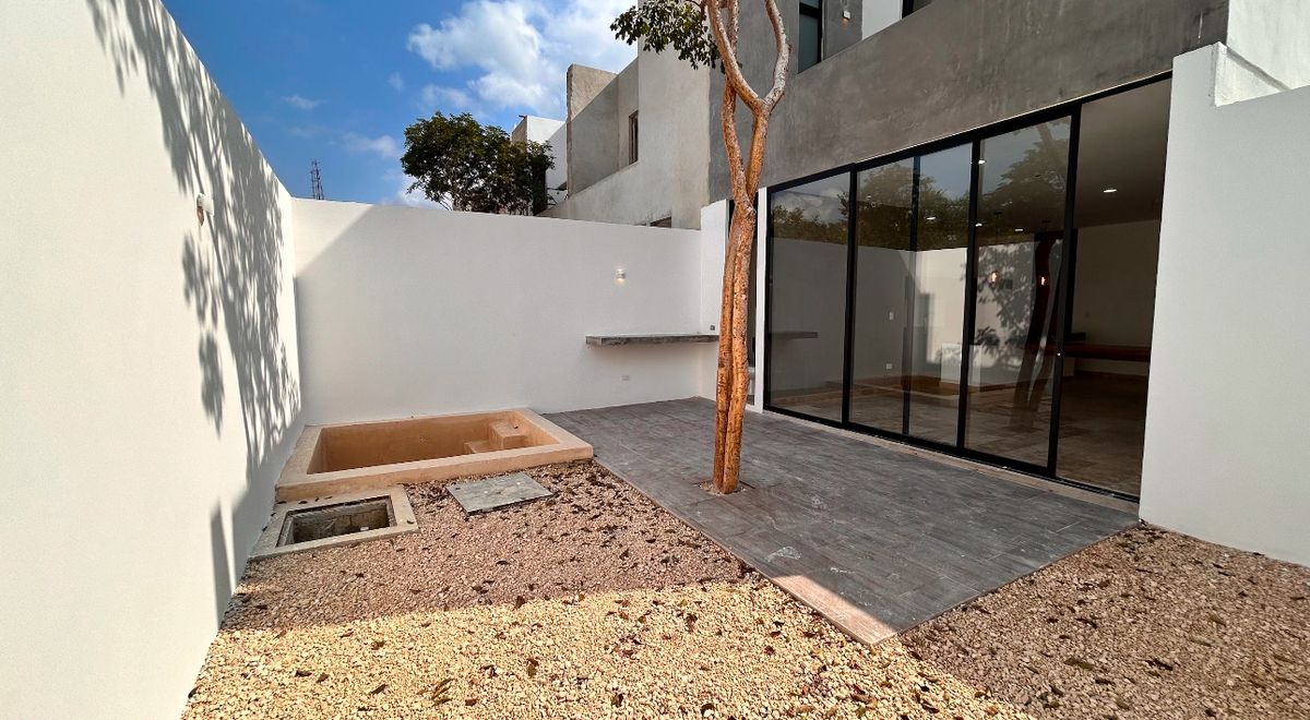 2 of 24: TERRAZA