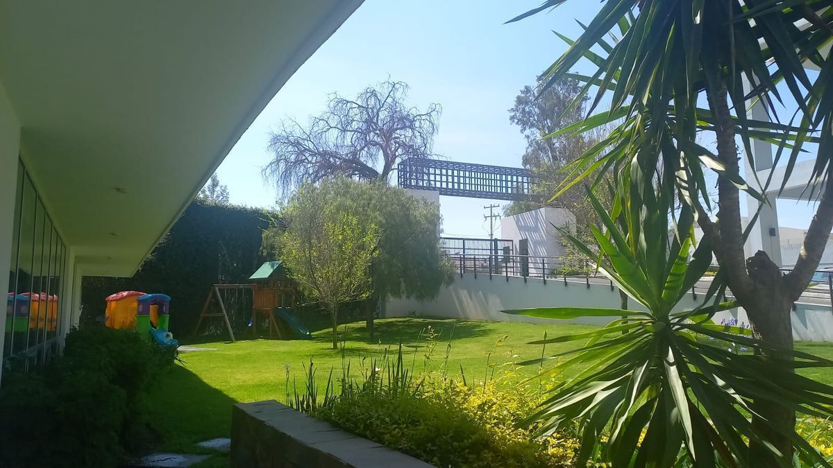 13 of 21: AREAS VERDES