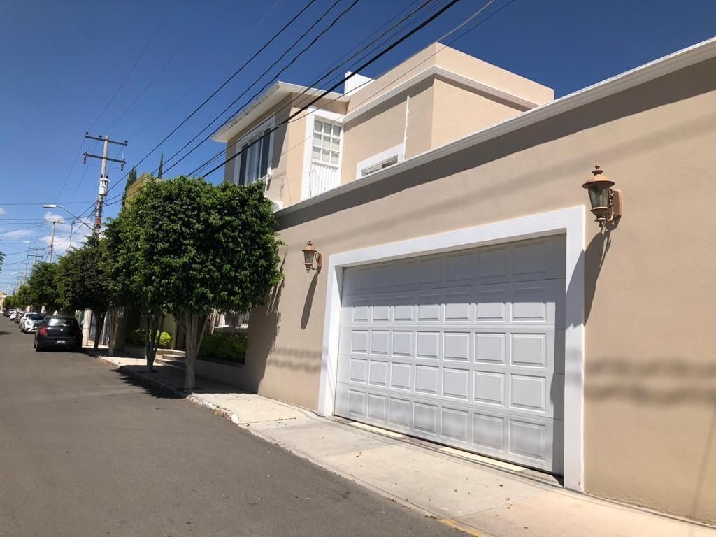 CASA EN RENTA DE UNA PLANTA EN TEJEDA CORREGIDORA QUERETARO