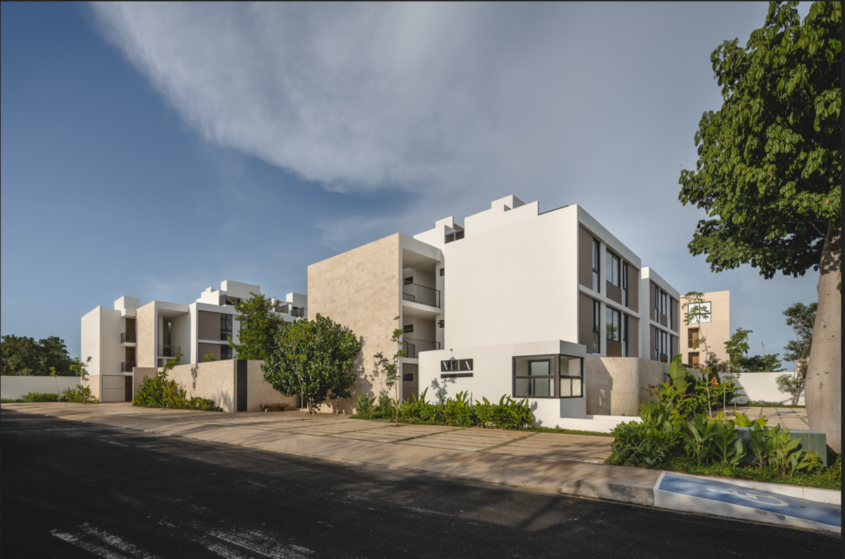 6 of 10: Fachada Lateral