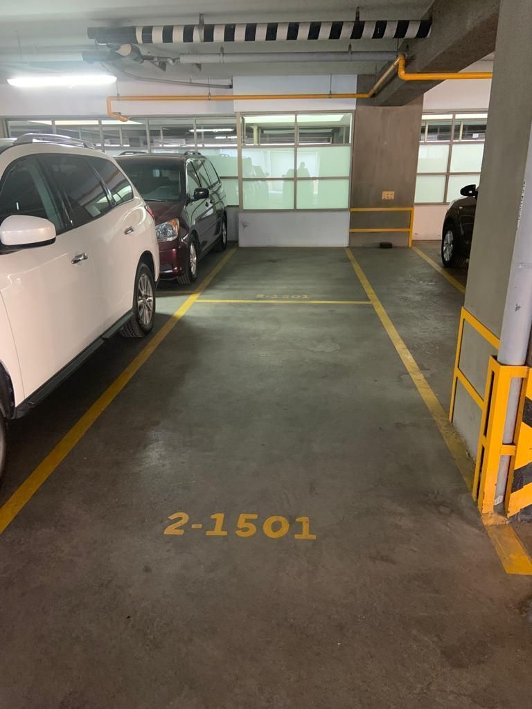 15 de 27: Lugares de estacionamiento