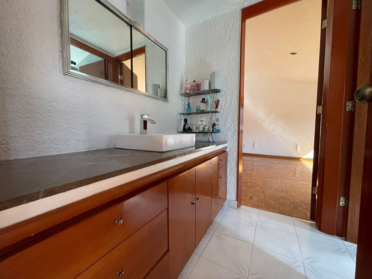 22 de 23: Baños con modernos acabados. 