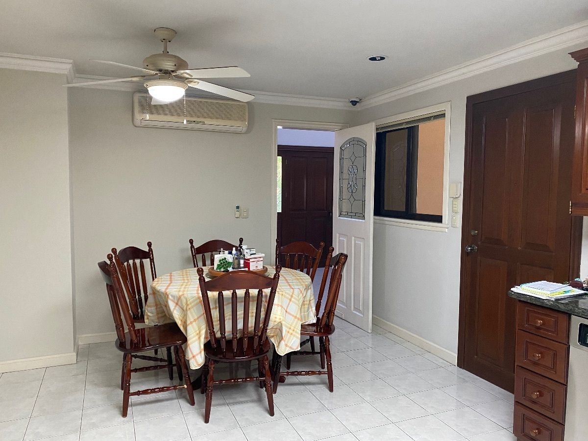 15 of 45: ante comedor