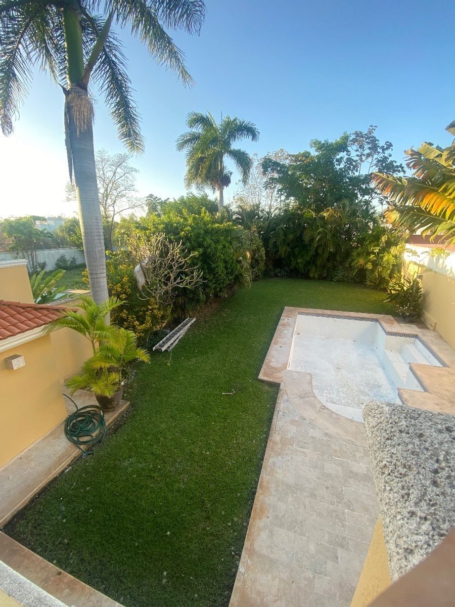 42 of 45: vista desde balcon