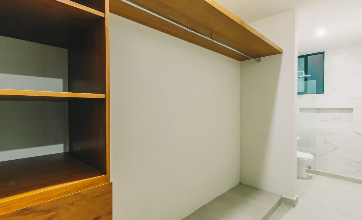 11 de 14: CLOSET VESTIDOR