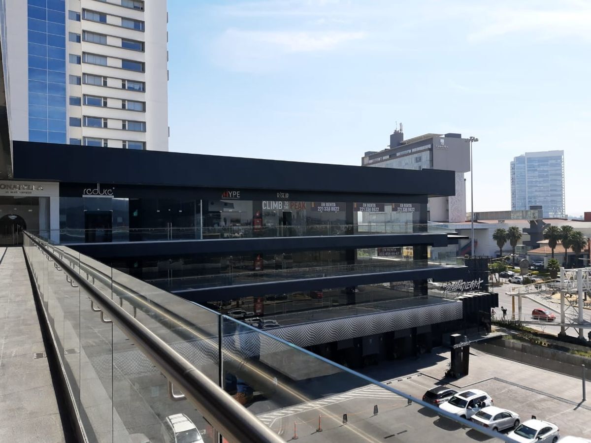 2 de 8: Pasillo Piso 3