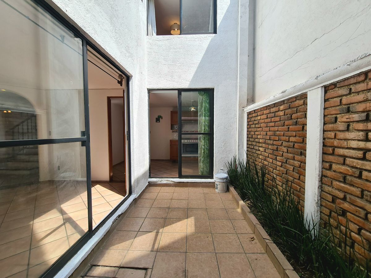 14 de 38: patio