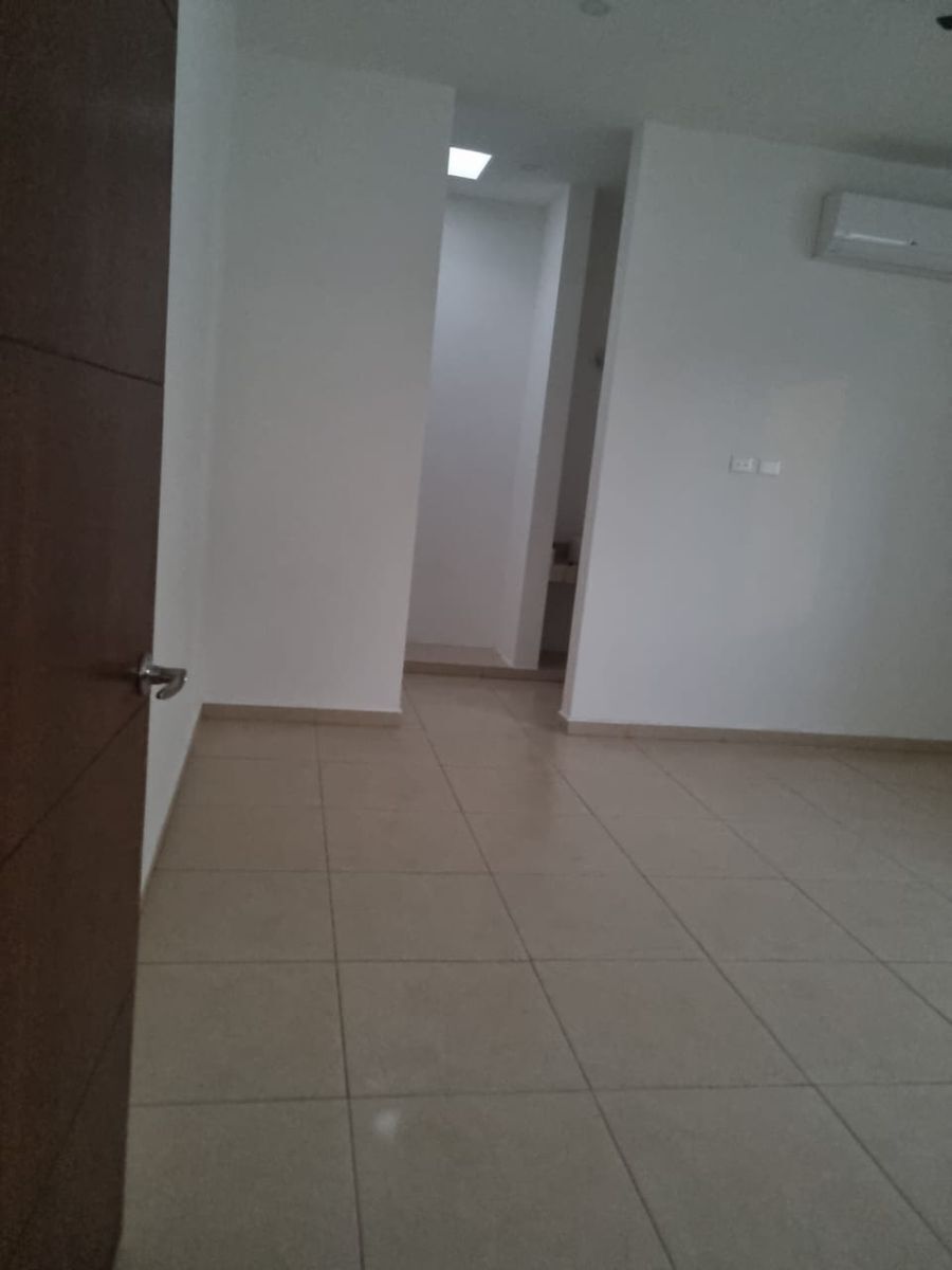 4 de 15: Segunda Habitación