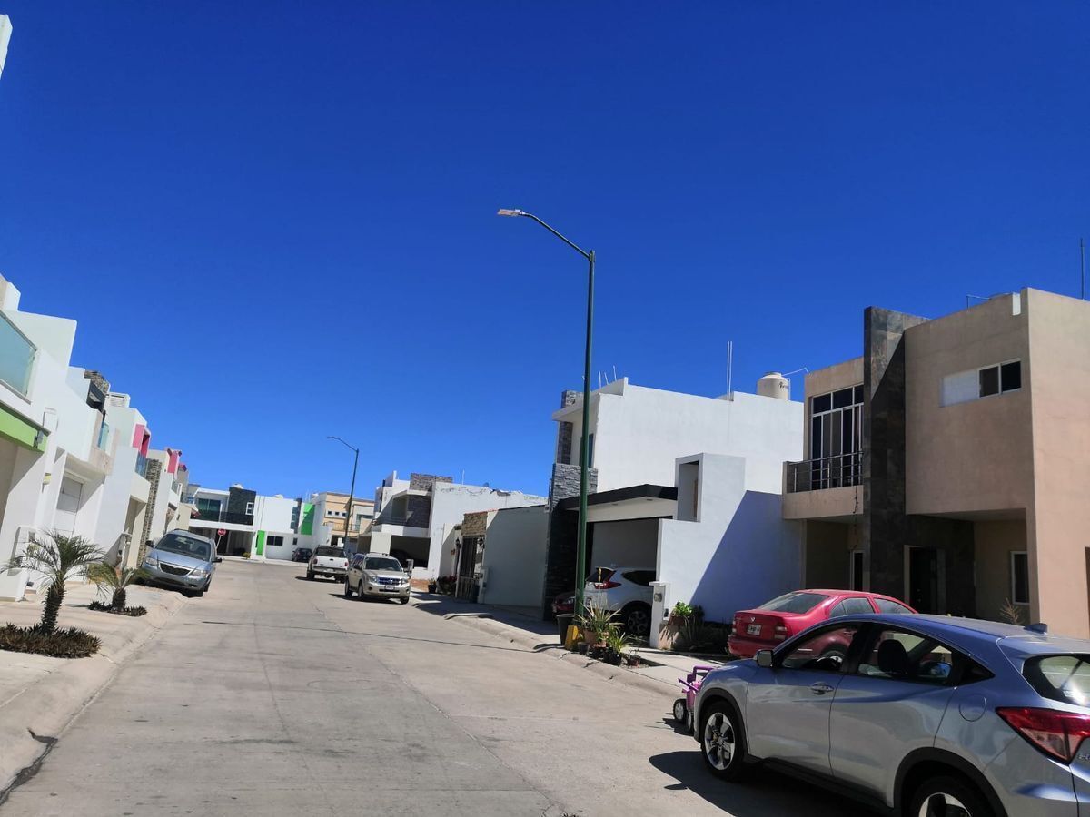 3 de 8