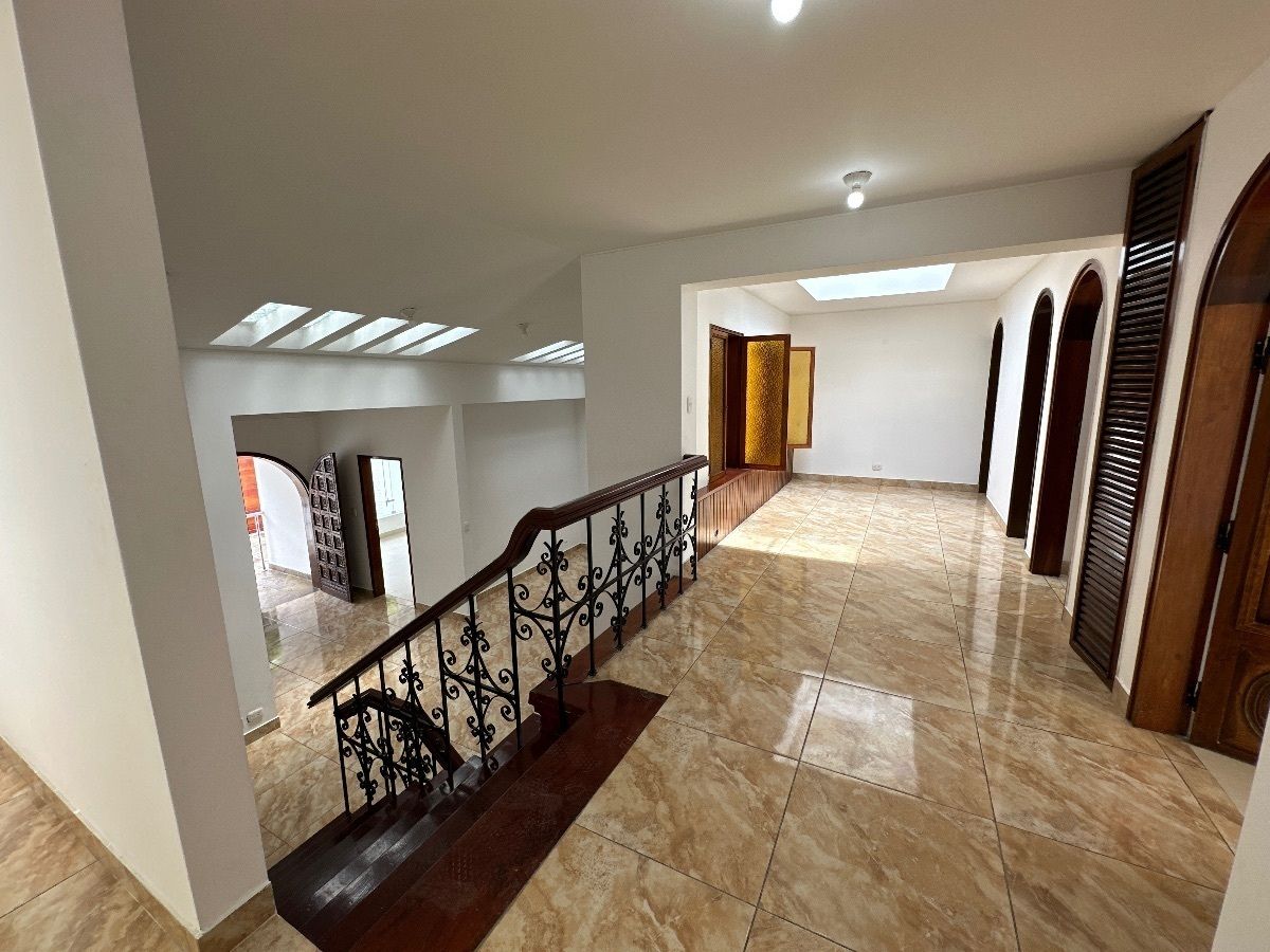 2 de 16: Hall de distribución