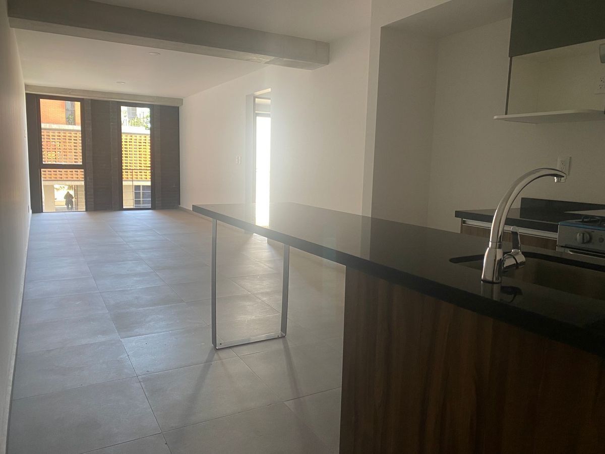 5 de 18: Cocina y sala