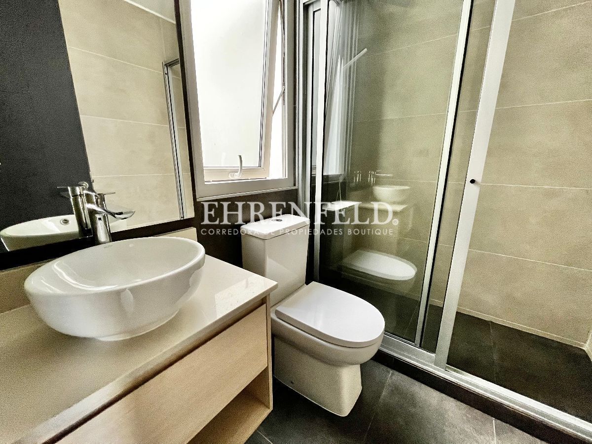 13 de 18: baño 2 completo