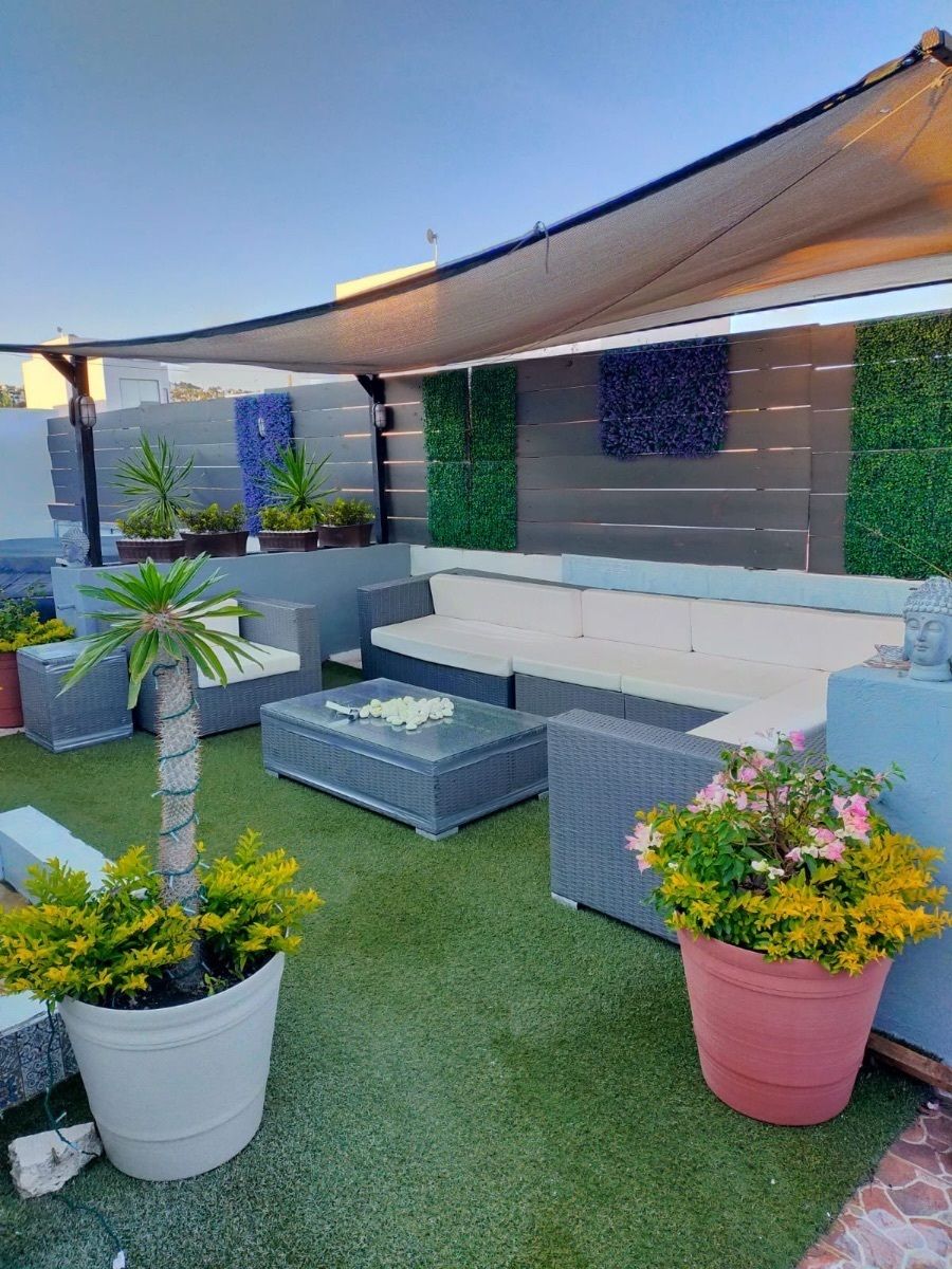 CASA EN VENTA CON ROOF GARDEN DE 90 M2 (Los Agaves - Corregidora)