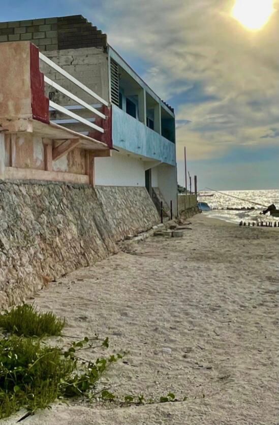 Casa en Venta en Primera Fila Chelem Frente al mar