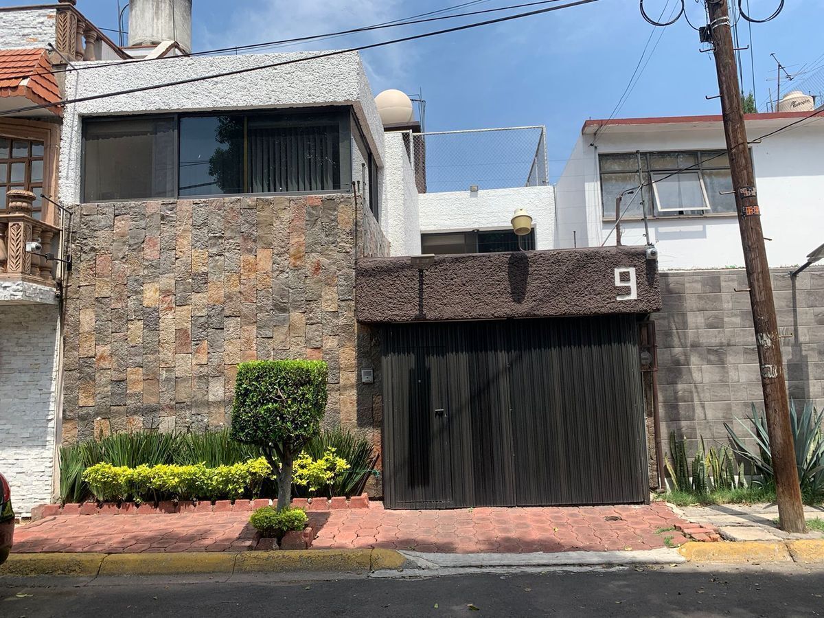 CASA EN VENTA REMODELADA EN EN LA COLONIA CAMPESTRE CHURUBUSCO, COYOACÁN |  EasyBroker