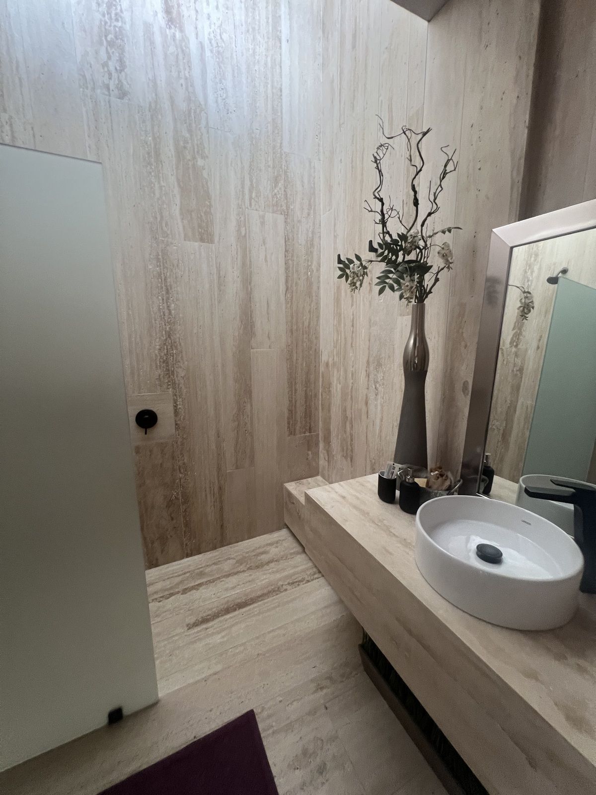 20 de 27: BAÑO DE CUARTO DE VISITA