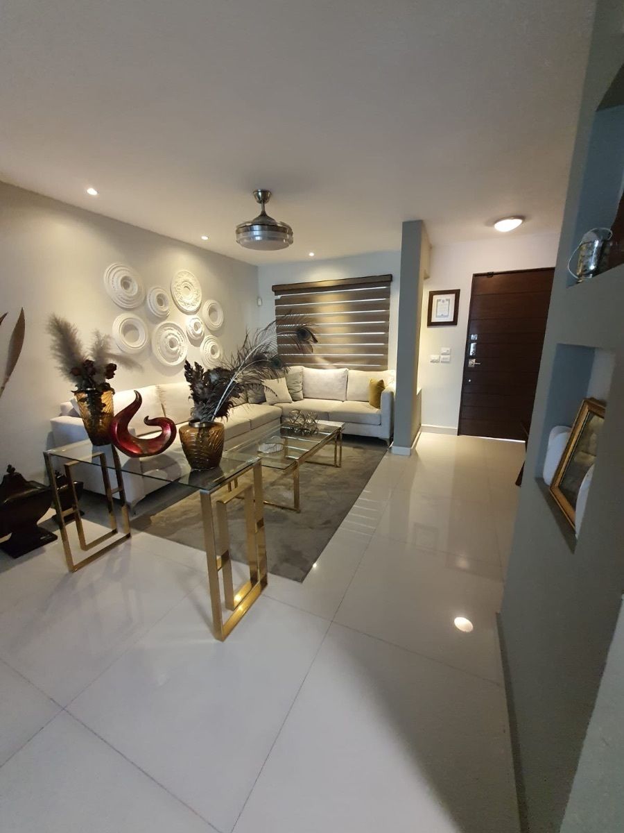 CASA EN RENTA, CARRETERA NACIONAL