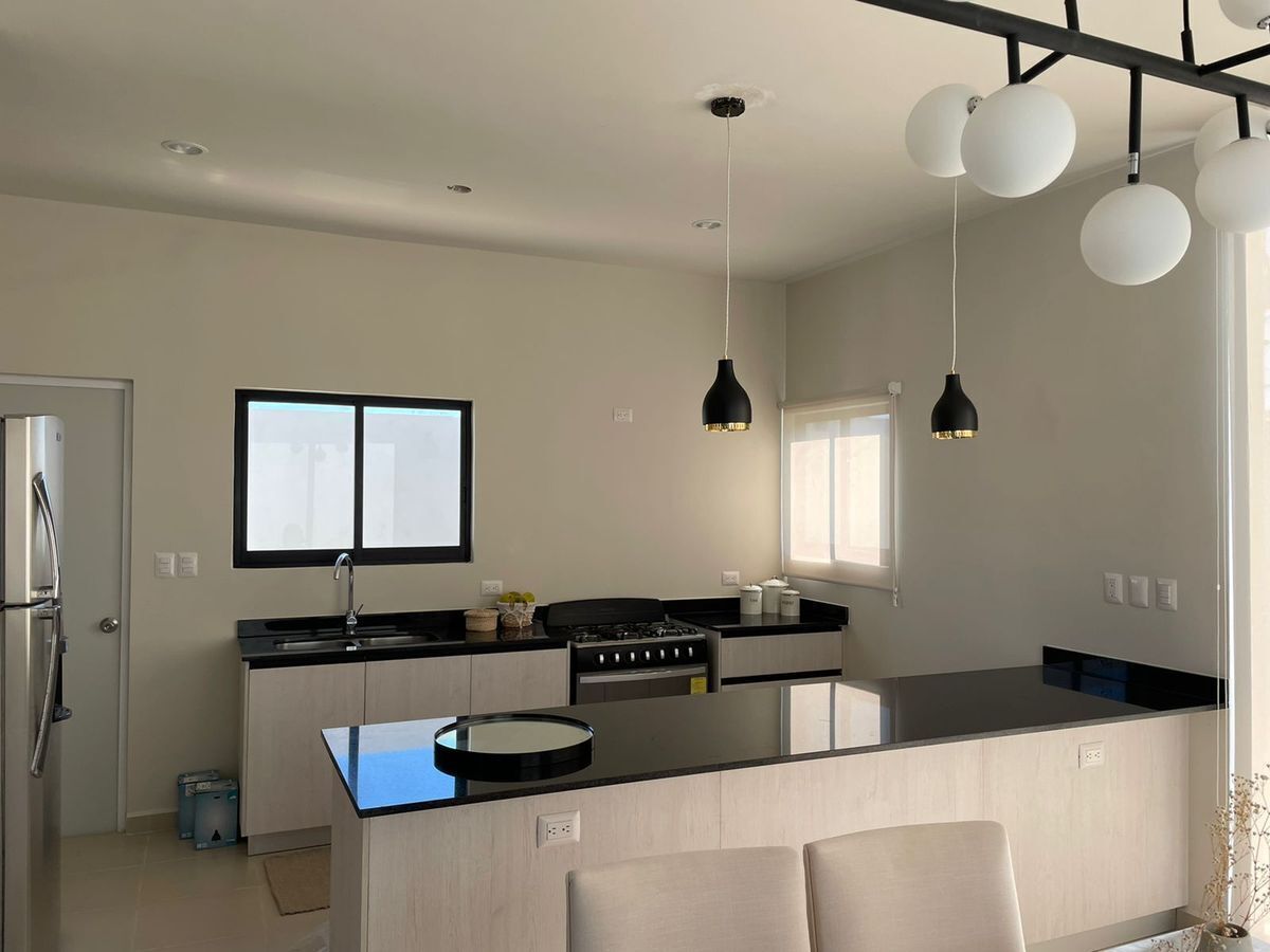 1 of 7: COCINA