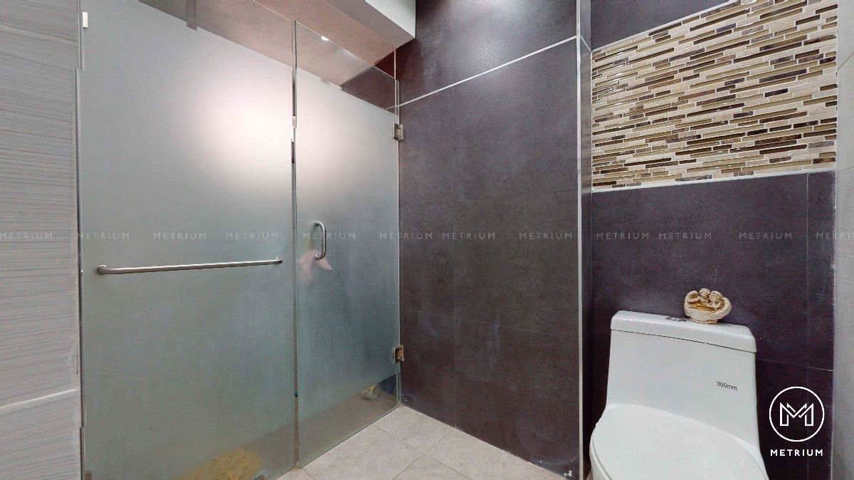 12 de 14: Baño de recamara secundaria 