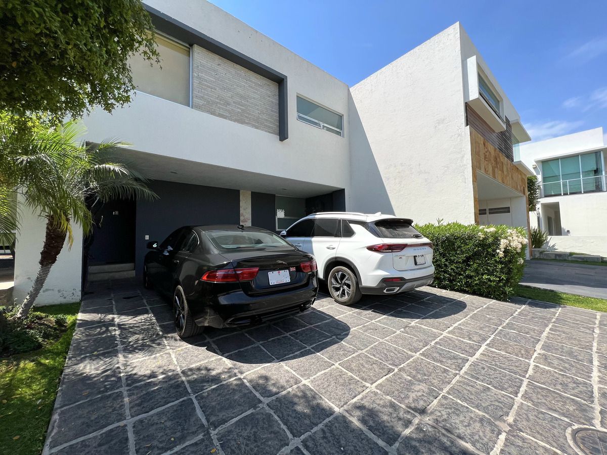 Casa en Renta en Los Olivos Residencial Zona Tec de Monterrey, Zapopan,  Jalisco.