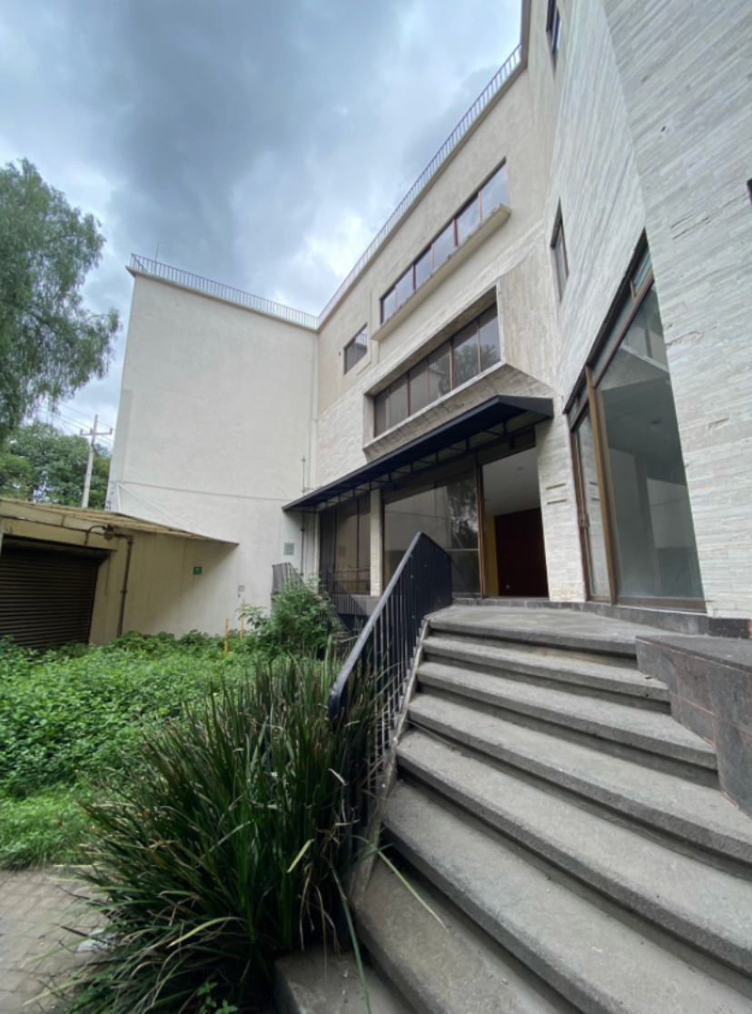 Casa en venta en esquina con uso de suelo comercial EasyBroker