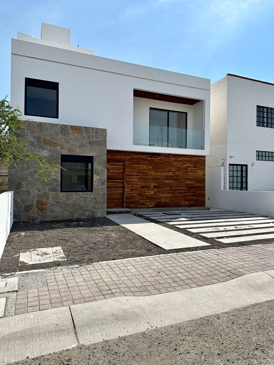 Casa en Venta en Colinas de Juriquilla - ¡Con Roof Garden!