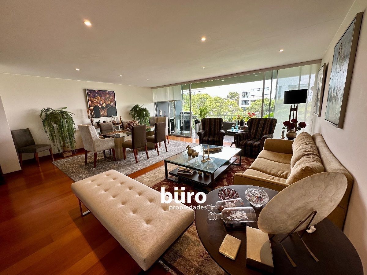 3 of 20: Sala y comedor