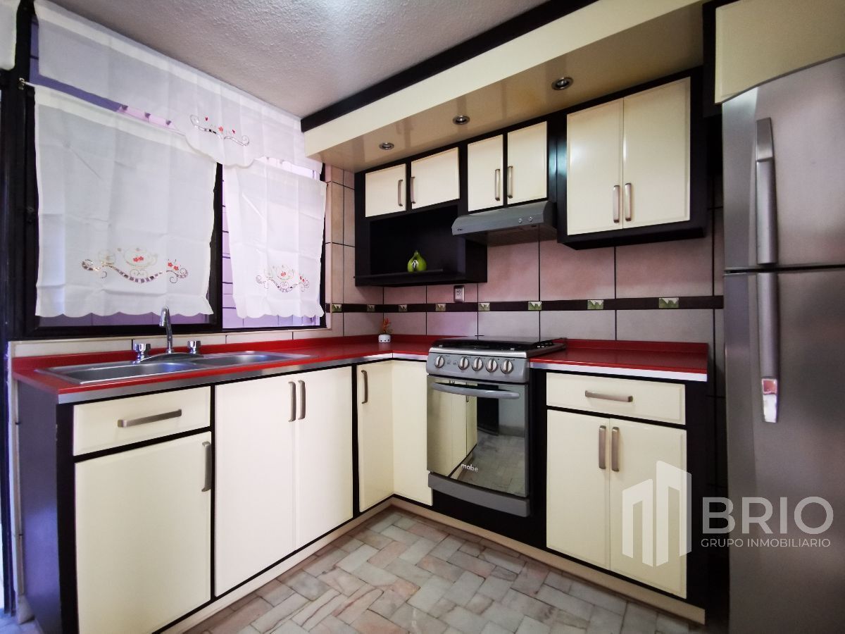 3 de 16: Cocina equipada