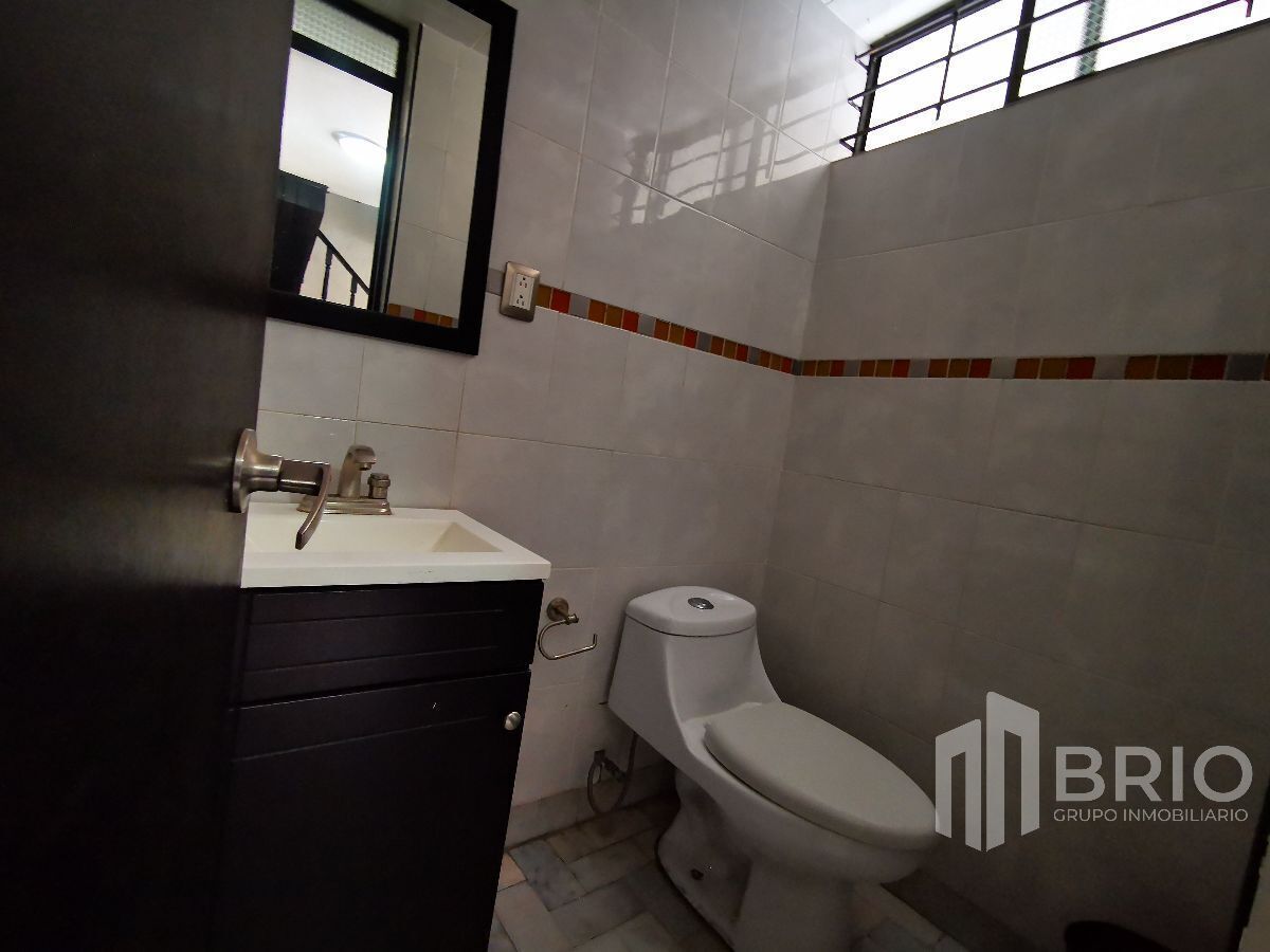 4 de 16: baño planta baja