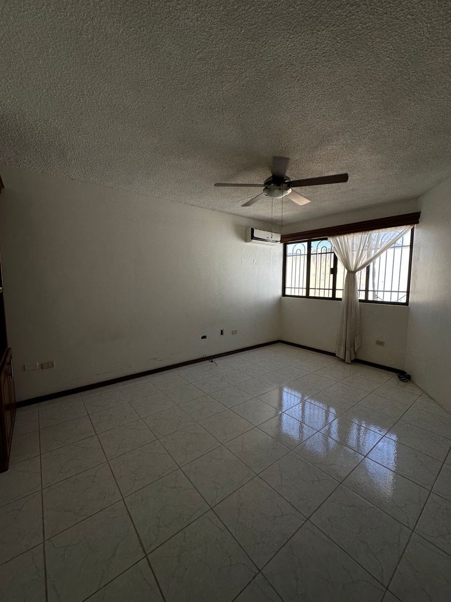 House in Las Cumbres 5 Sector A, Monterrey, photo 18 of 25