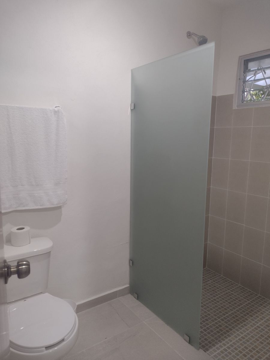11 de 26: Baño de recámara principal