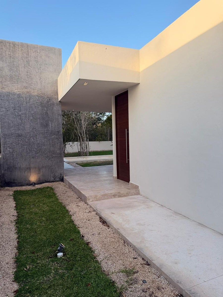 8 of 34: Entrada Principal