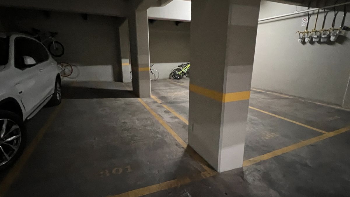 25 de 25: estacionamiento